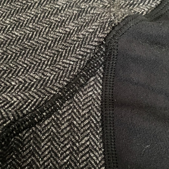 Ivivva by Lululemon black and grey top - Picture 7 of 9
